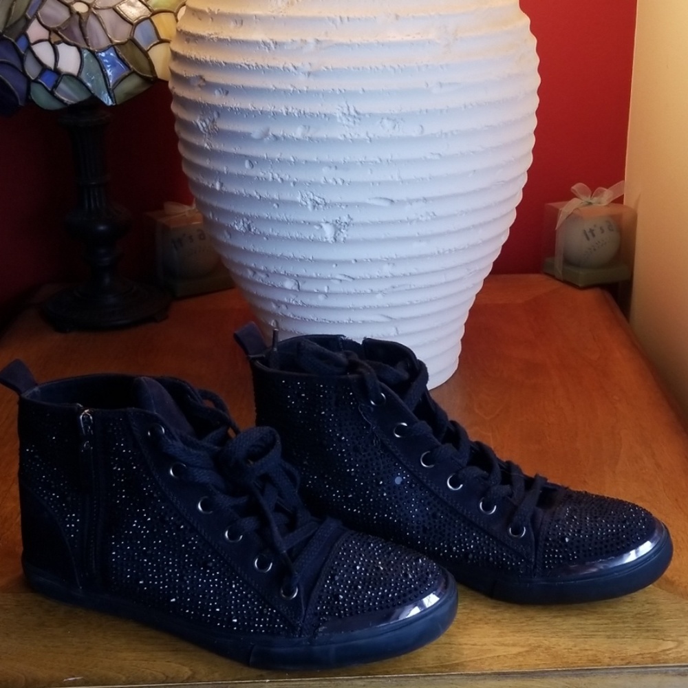 Nine West Black rhinestone sneaker